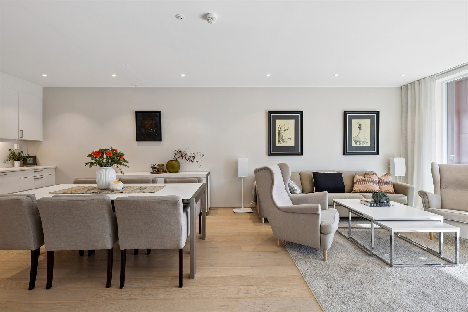 En moderne og arealeffektiv 3-roms leilighet fra 2020 med gjennomgående høy standard. Galleribilde