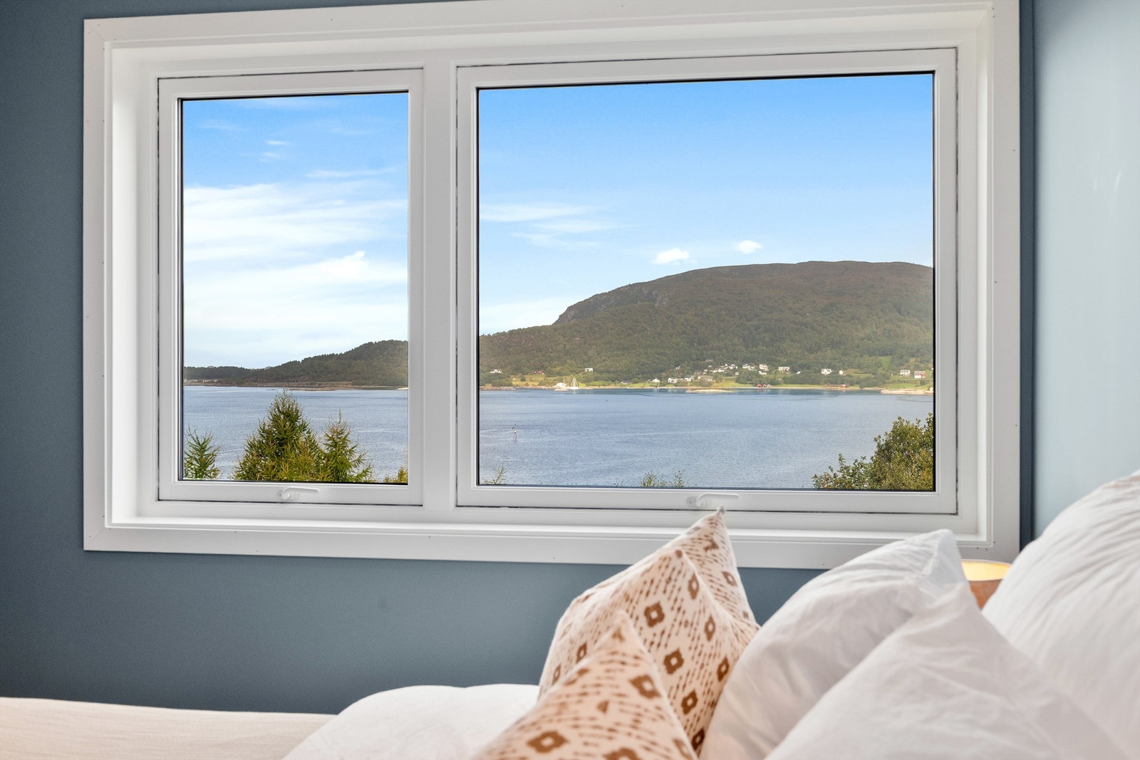 Nydelig utsikt mot ellingsøyfjorden Galleribilde