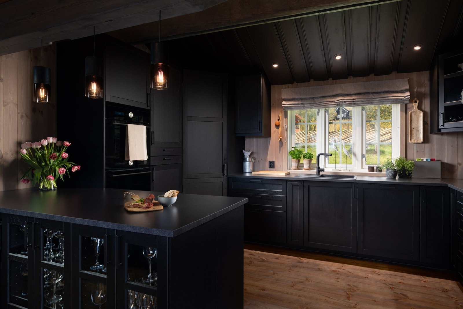 Kjøkkenet er nytt fra 2023.