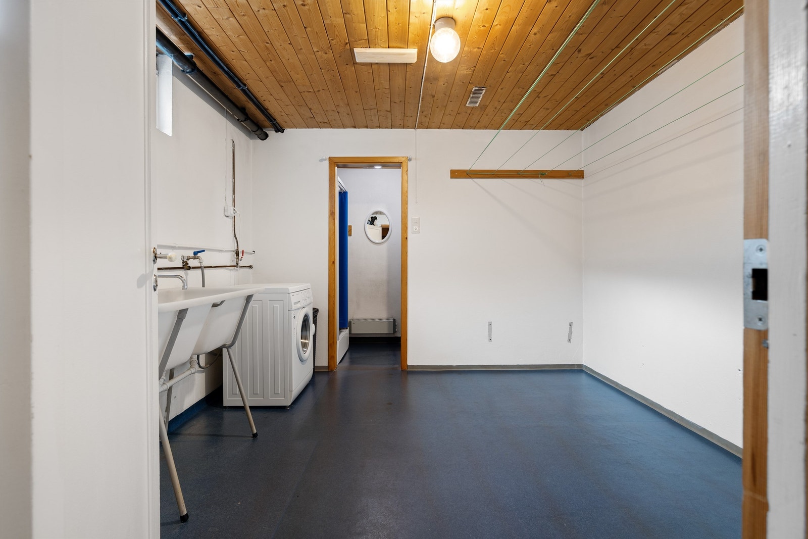 Vaskerom. Galleribilde