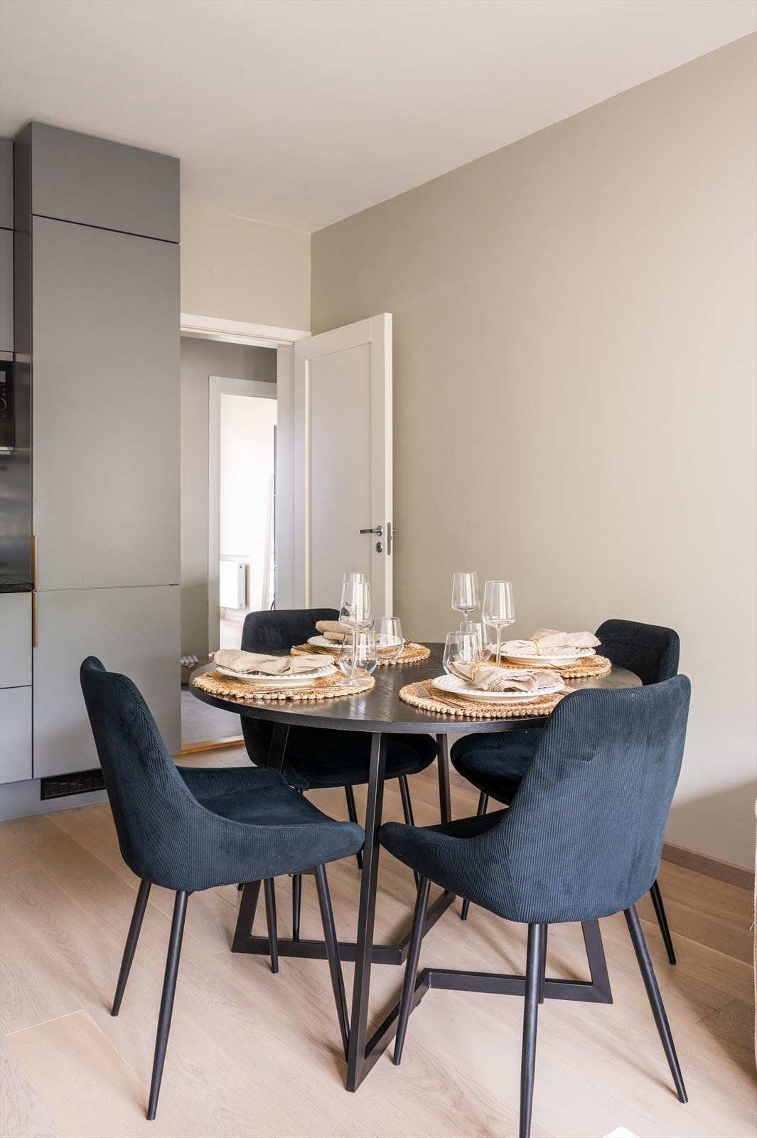 Naturlig plass til spisebord Galleribilde