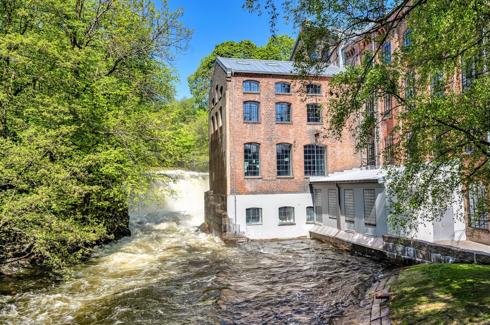 Nærområde, Akerselva Galleribilde