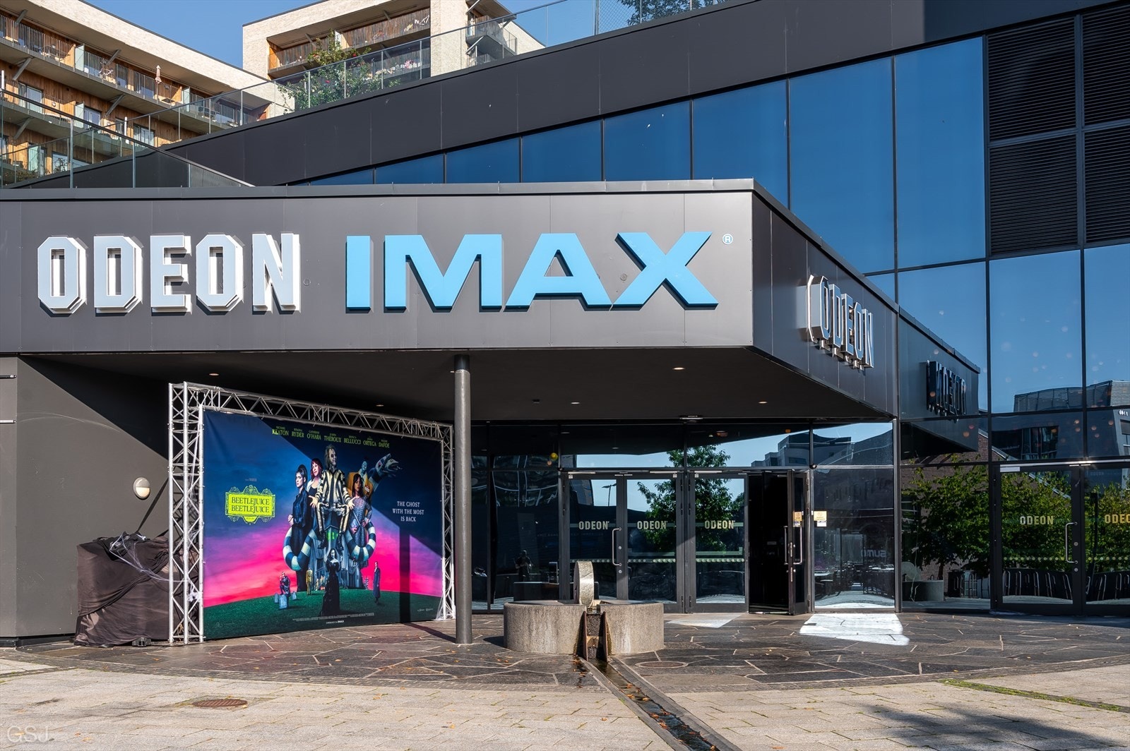 Norges største kinosenter, med 14 saler og den eneste IMAX-salen i landet Galleribilde