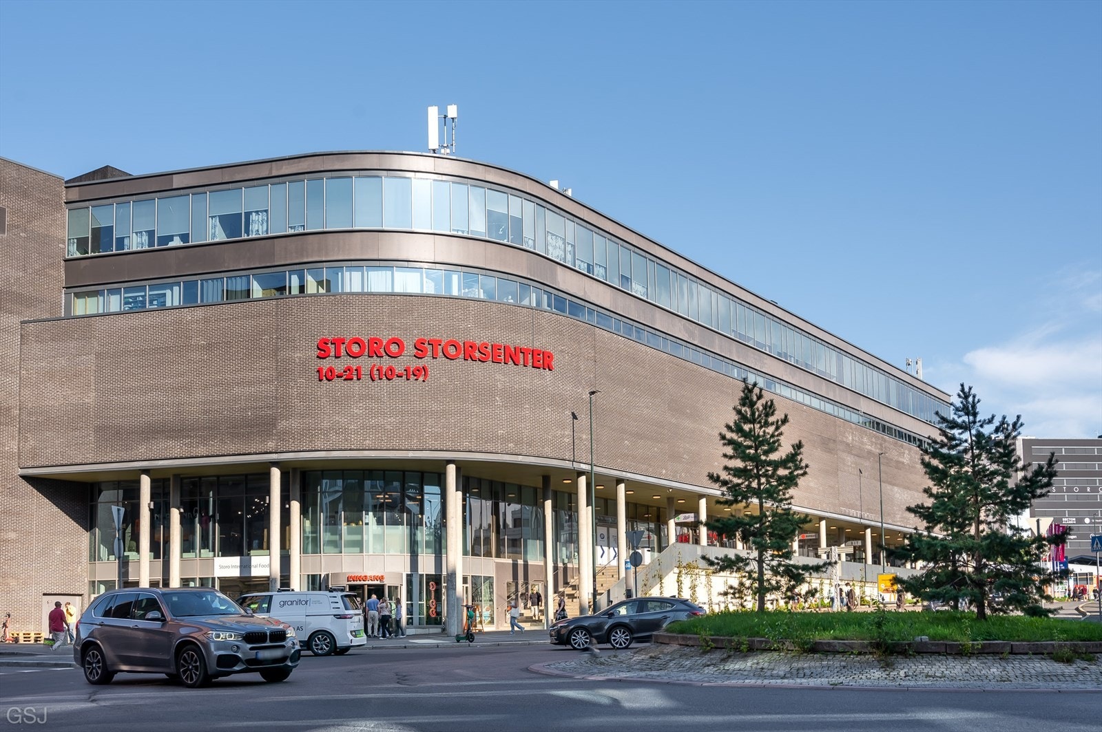 Storo Storsenter i Oslo har ca. 140 butikker, kaféer, spisesteder og helsetjenester Galleribilde