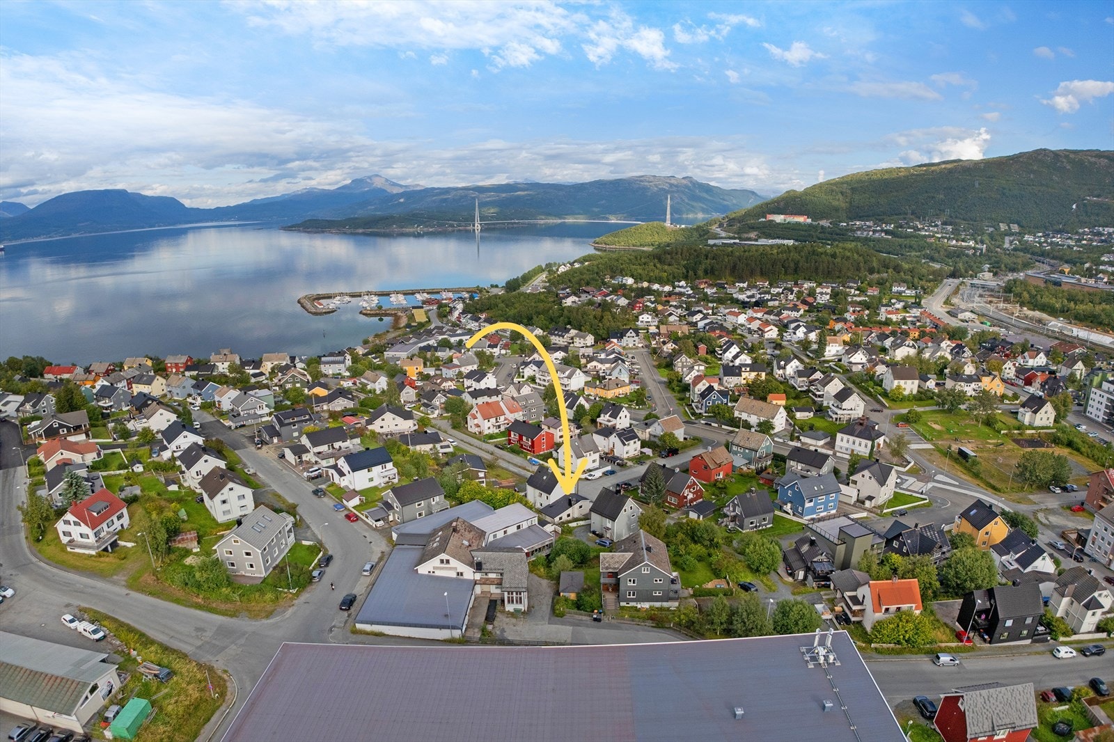 Boligen ligger i et etablert og rolig boligområde, samtidig som man har nærhet til alle byens fasiliteter Galleribilde