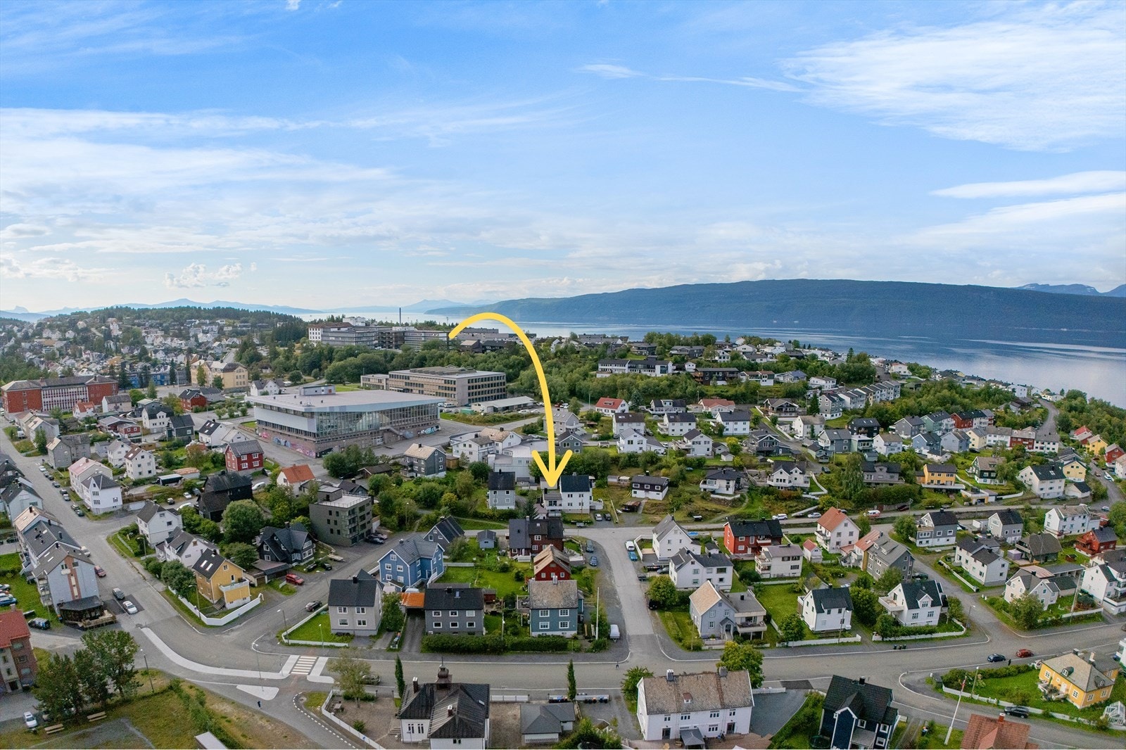 Enebolig med sentral beliggenhet på Frydenlund, kort vei til sentrum, butikker, skoler og barnehager Galleribilde