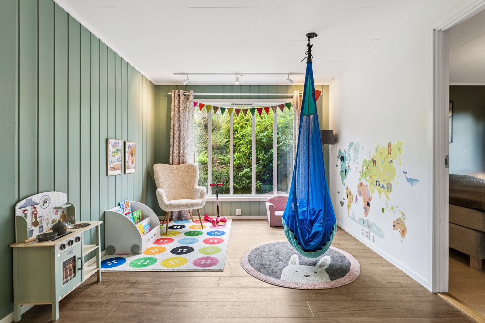 Dette kan benyttes som lekerom eller tv-stue Galleribilde