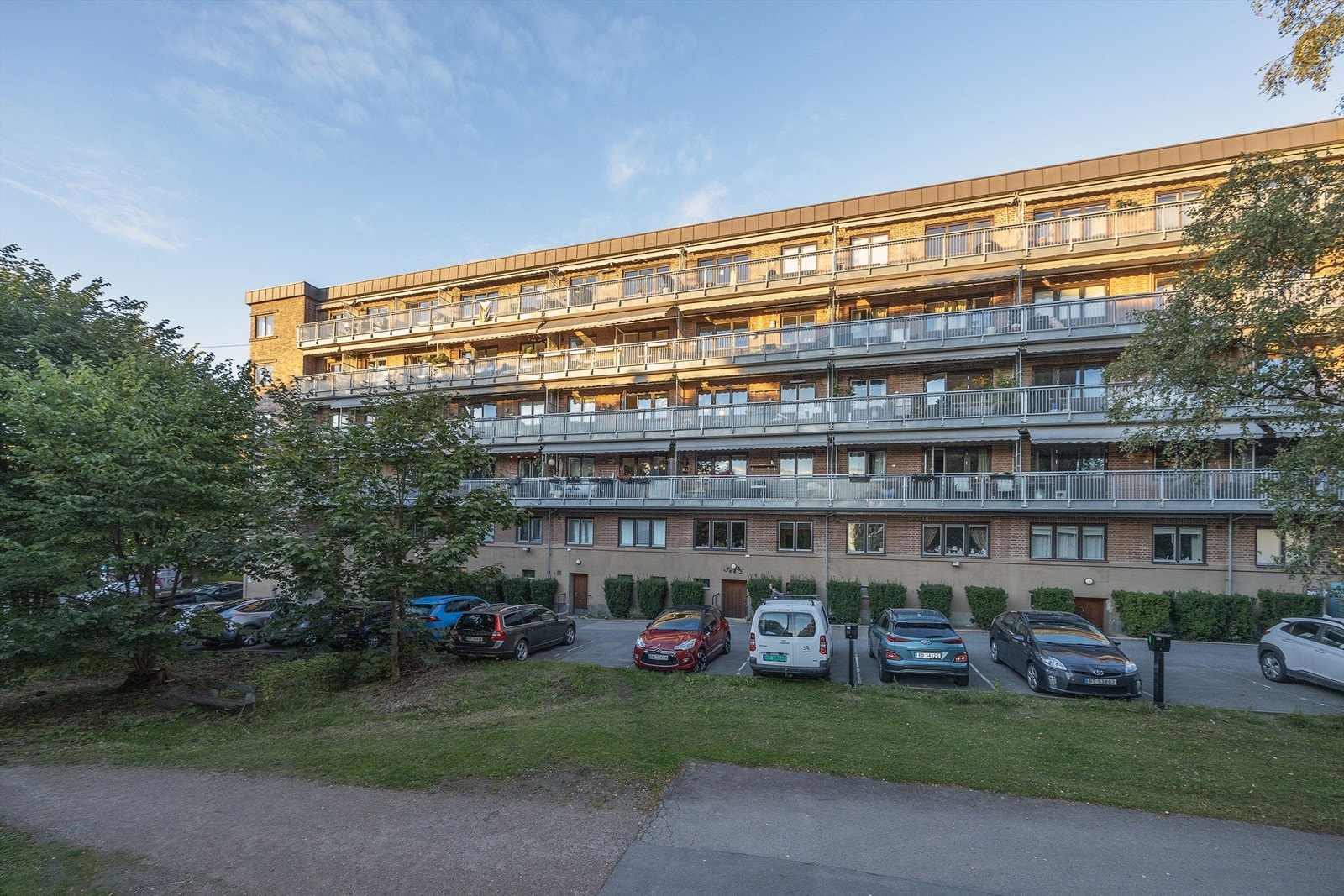 Boligen ligger i et attraktivt område med nærhet til alt du har behov for i hverdagen. Galleribilde