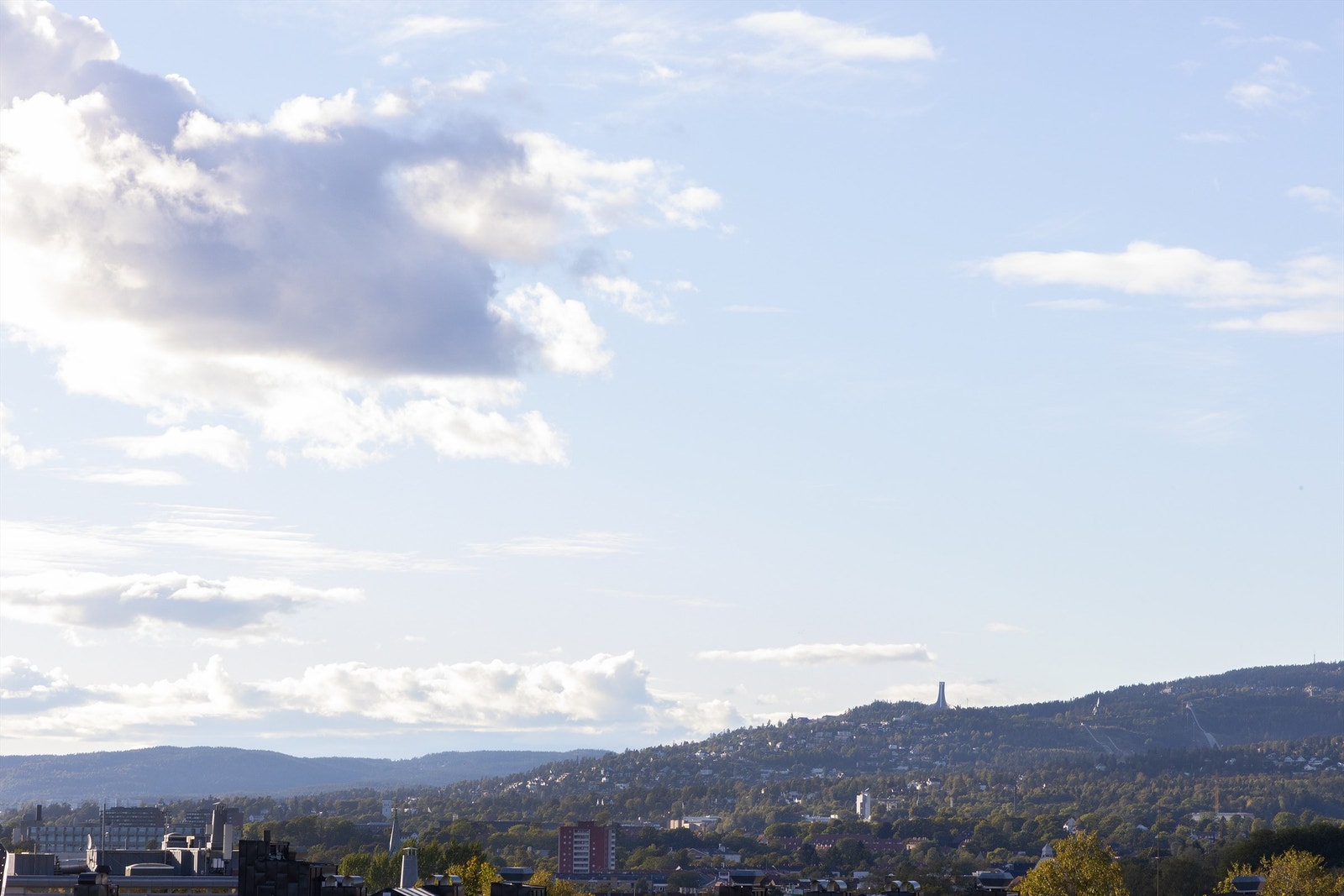 Utsikt mot vakre Holmenkollen. Galleribilde