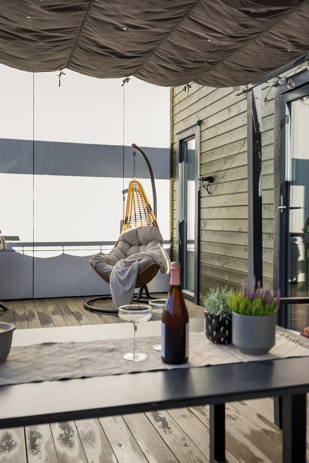 Takterrassen er en flott, privat uteplass for avslapning og sosiale sammenkomster. Galleribilde