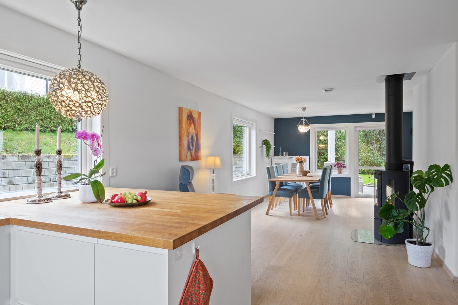 Et kjøkken som kombinerer kvalitet og funksjonalitet - et naturlig samlingspunkt i hjemmet. Galleribilde