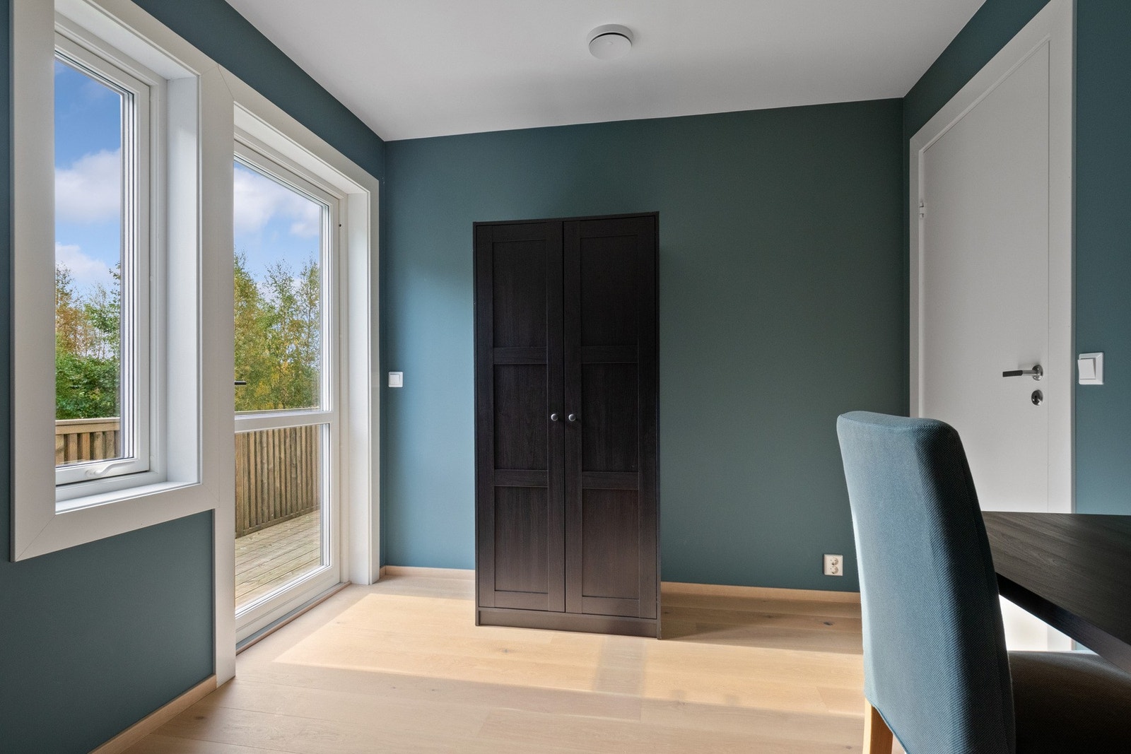 Rommene har garderobeskap og god plass til møblering. Galleribilde