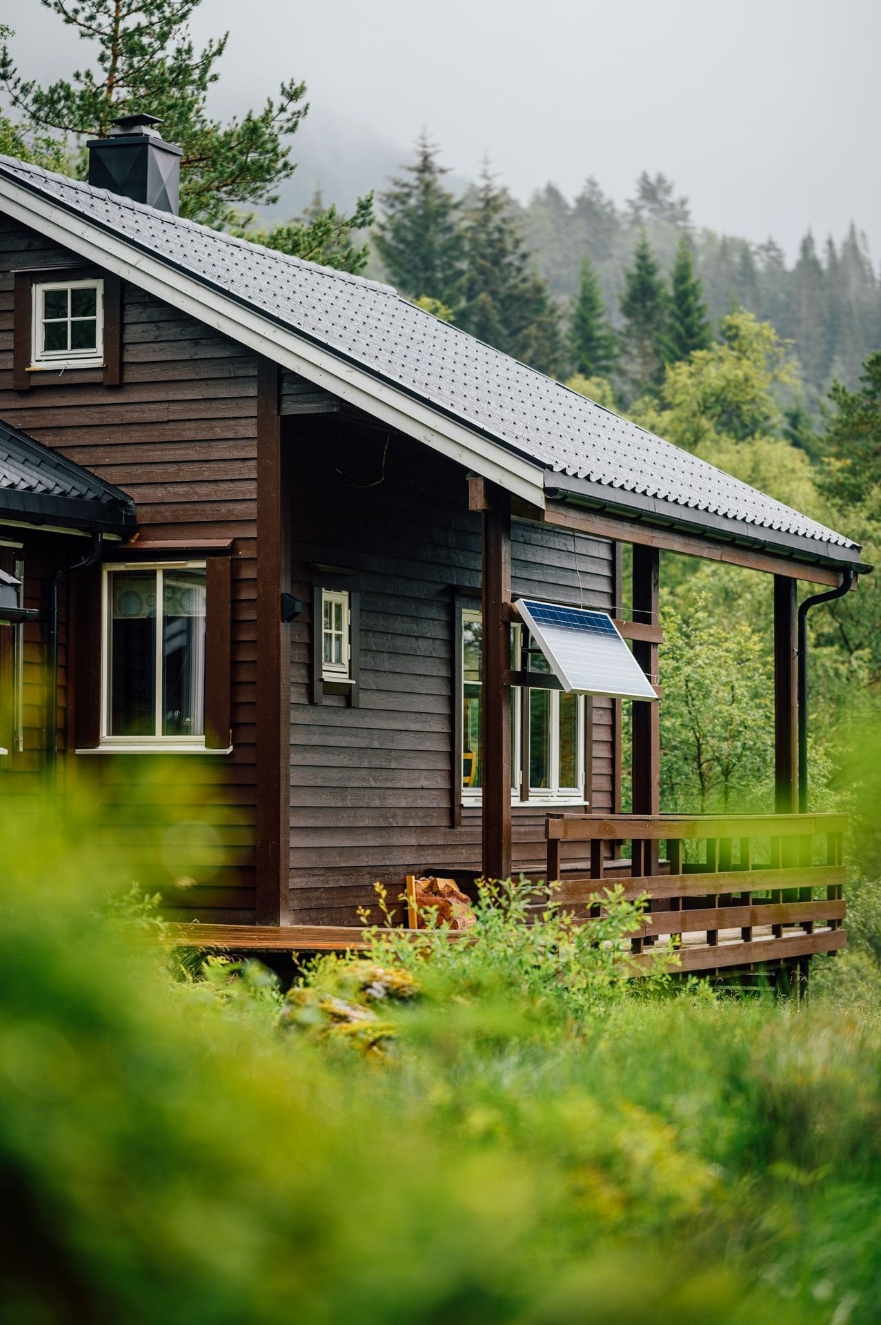 Solcellepanel gjør at man har strøm til lys og småelektronikk Galleribilde