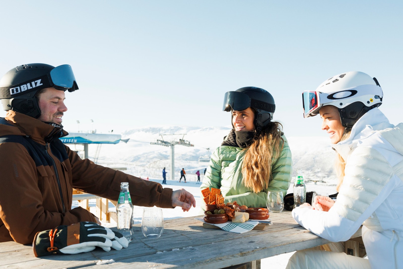 Kikuttoppen Vinbar med panoramautsikt - få meter fra hytta