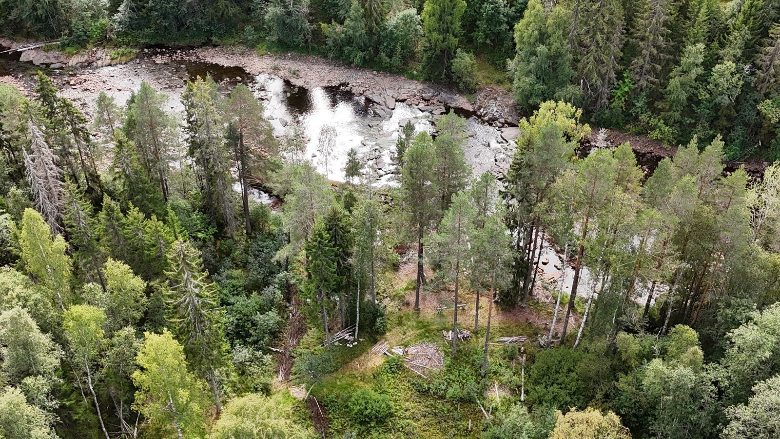Dronebilde over Kobberbergselva. Galleribilde