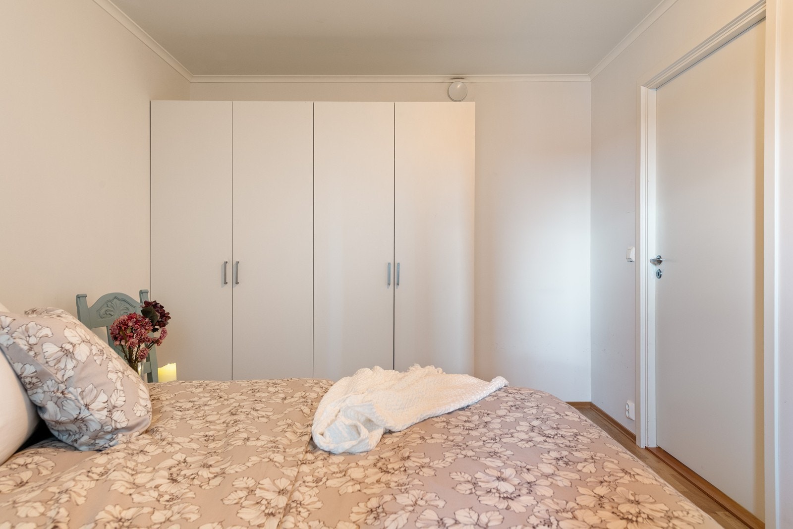 Godt med lagringsplass. En mer tilpasset skapløsning kunne gitt deg enda mer Galleribilde