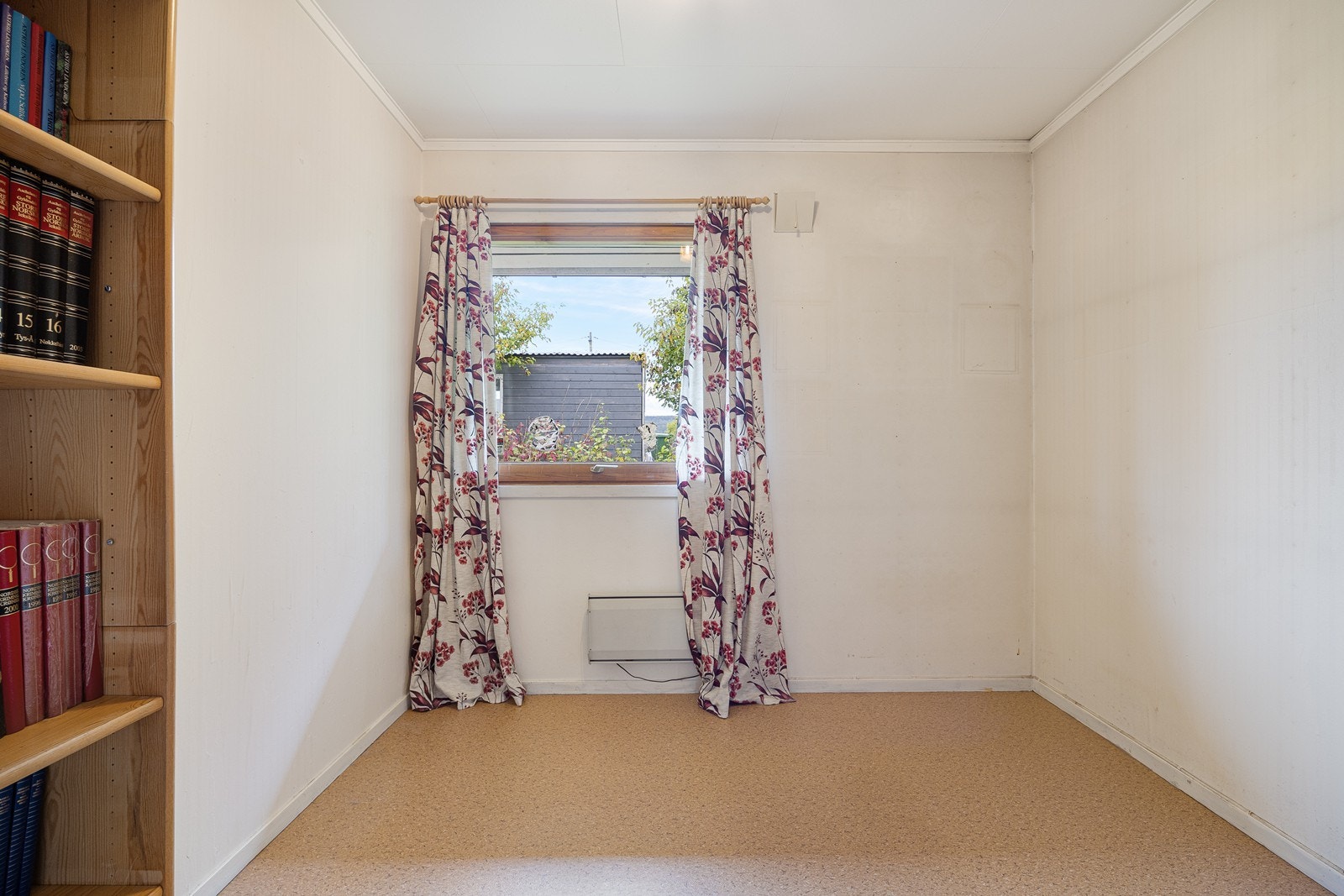 Soverom II passer fint som barnerom og har plass til seng, garderobe og annet møblement. Galleribilde