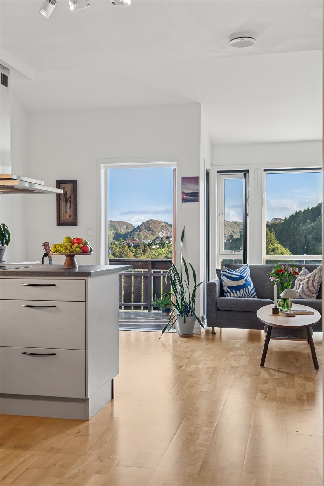 Et oppholdsrom perfekt for sosialt samvær. Galleribilde