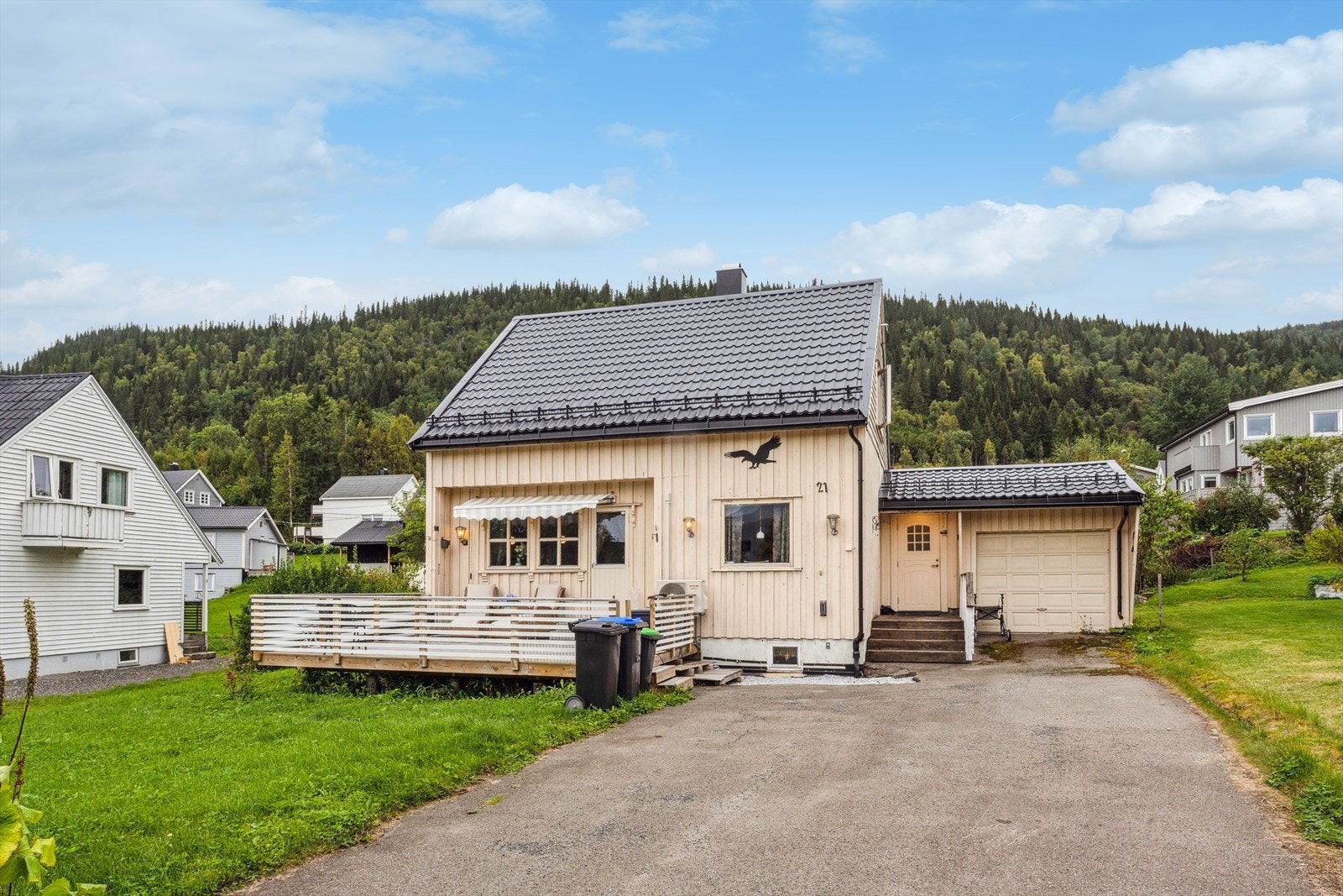 DNB Eiendom v/Lars-Kåre Valla Jacobsen har gleden av å presentere Krokveien 21! Galleribilde