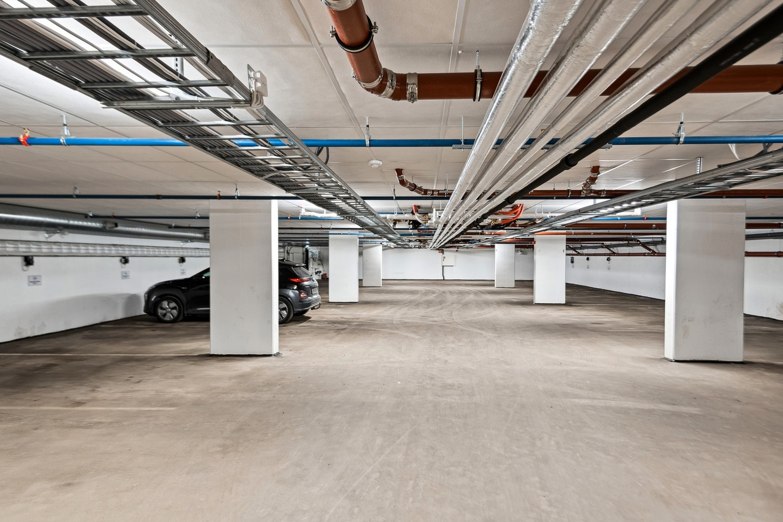 Felles parkeringskjeller ligger i nabobygget Galleribilde