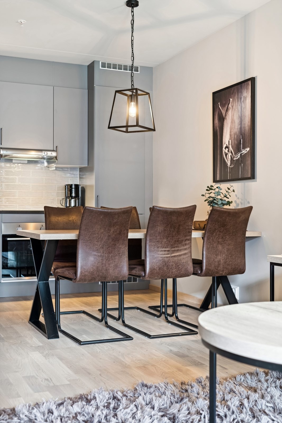 Møbler inngår i salget Galleribilde