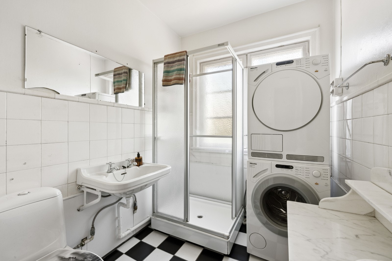 Bad med hvitevarer Galleribilde