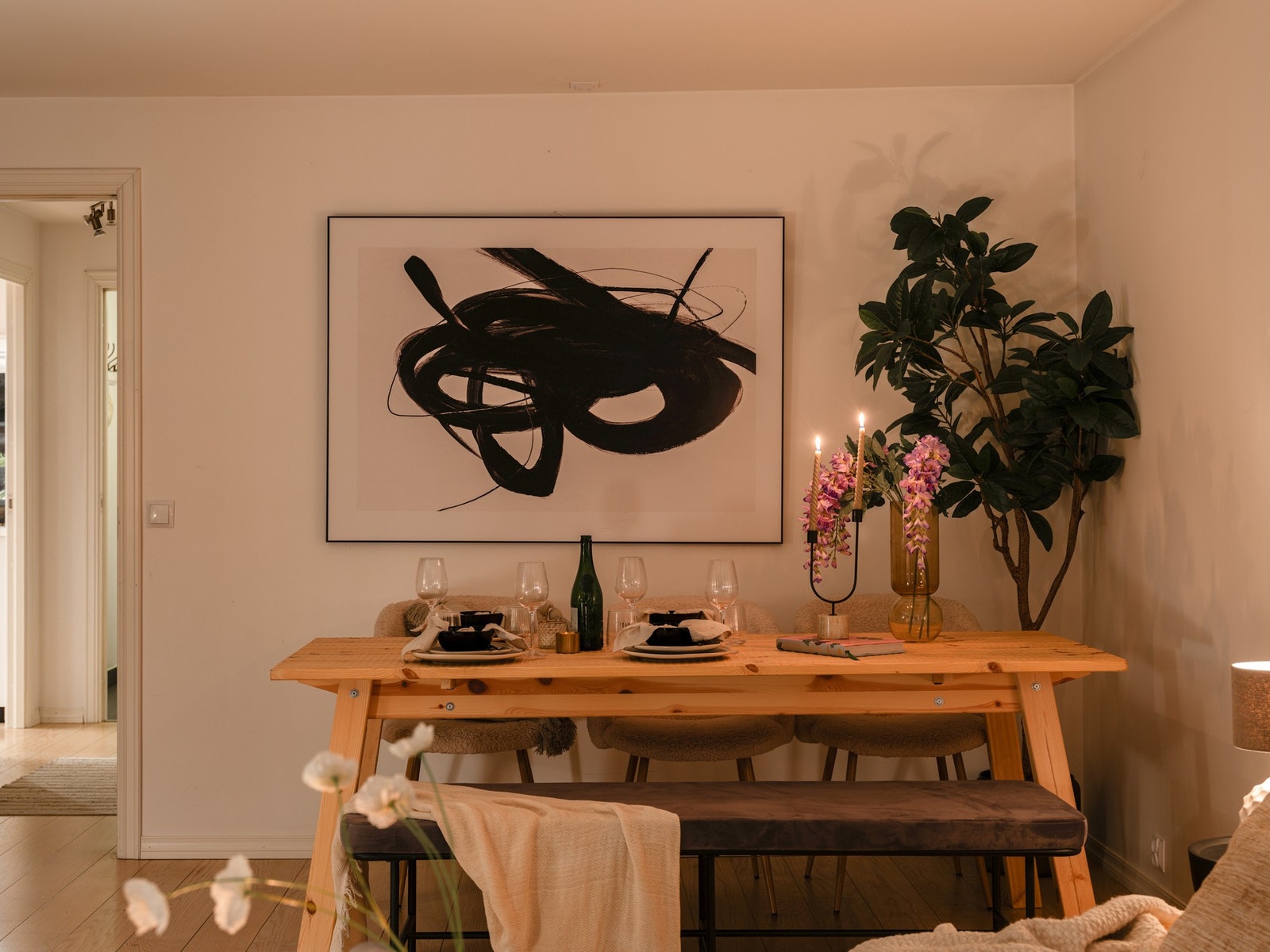 Ypperlig spiseplass for felles middager og hyggelige vinkvelder. Galleribilde