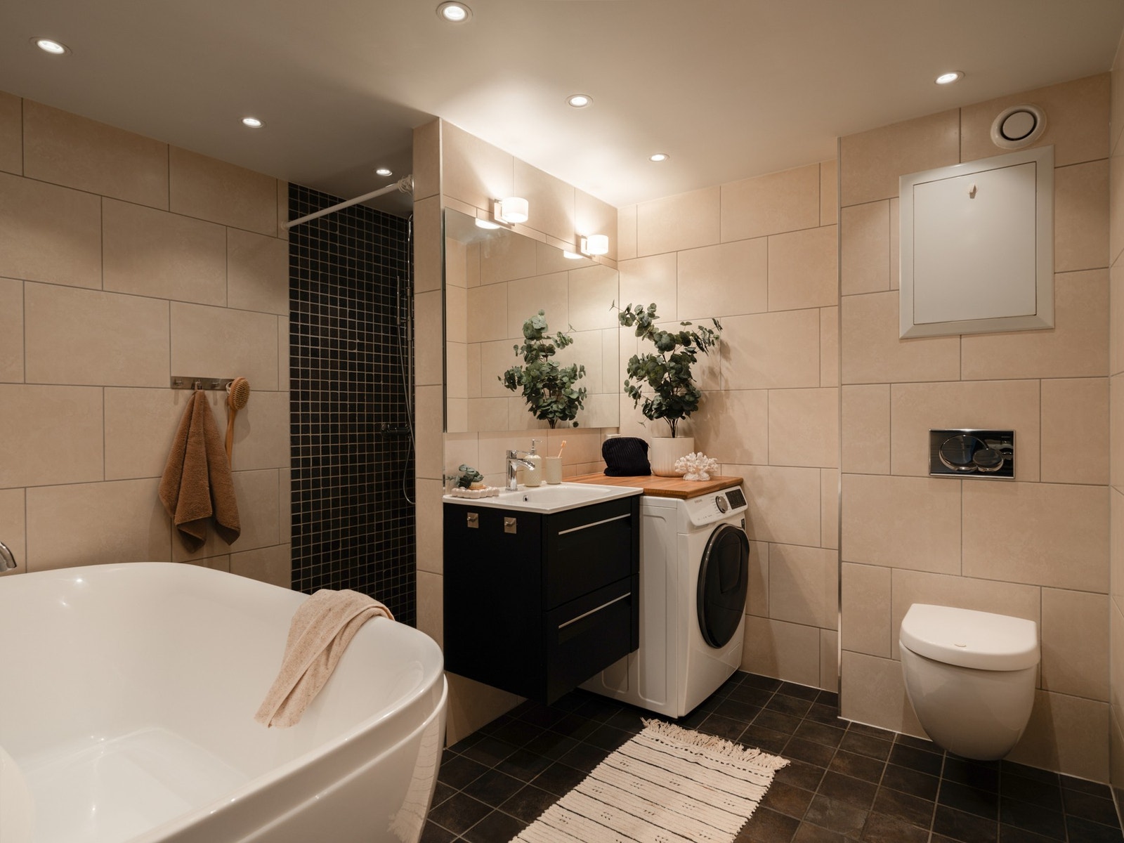 Baderommet er romslig og har en lun og god atmosfære. Galleribilde