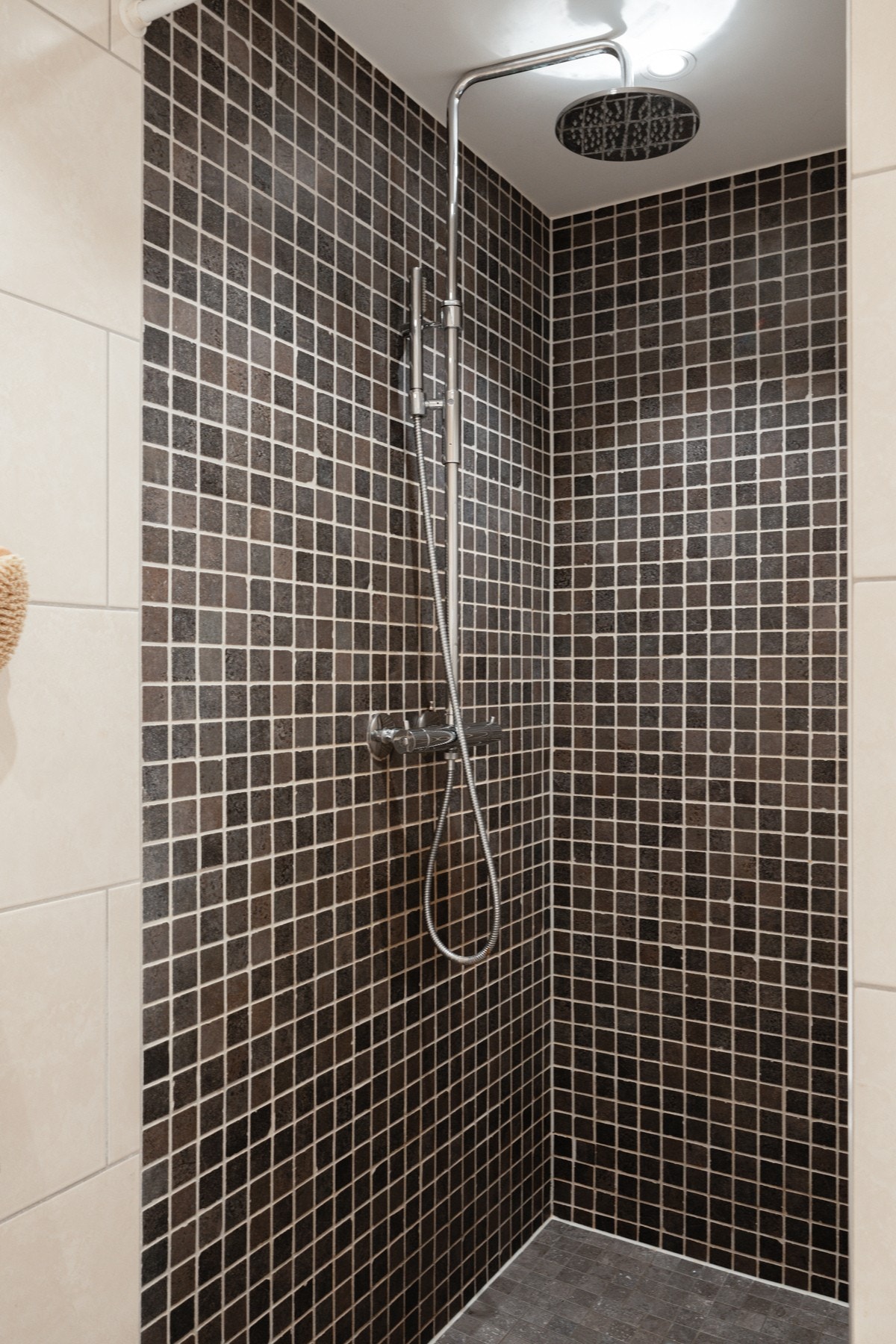 Om du derimot har dårlig tid, så kan du raskt og enkelt ta en dusj i egen dusnisje. Galleribilde