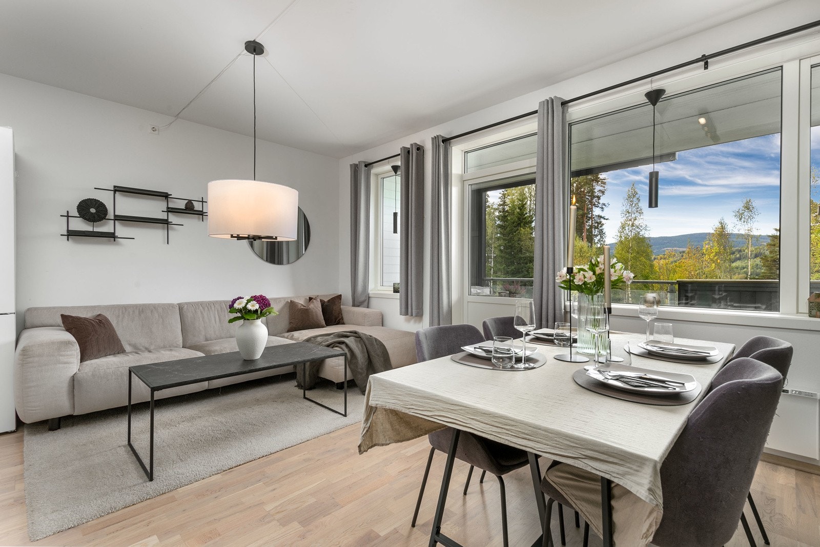 Leiligheten ligger i et nyere bygg og fremstår som svært arealeffektiv, med gjennomtenkte og moderne løsninger. Galleribilde