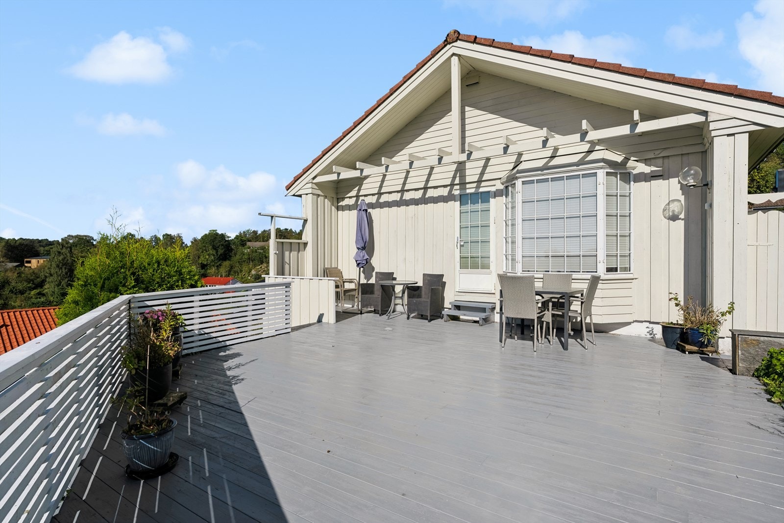 Terrassen har gode sol- og utsiktsforhold. Galleribilde