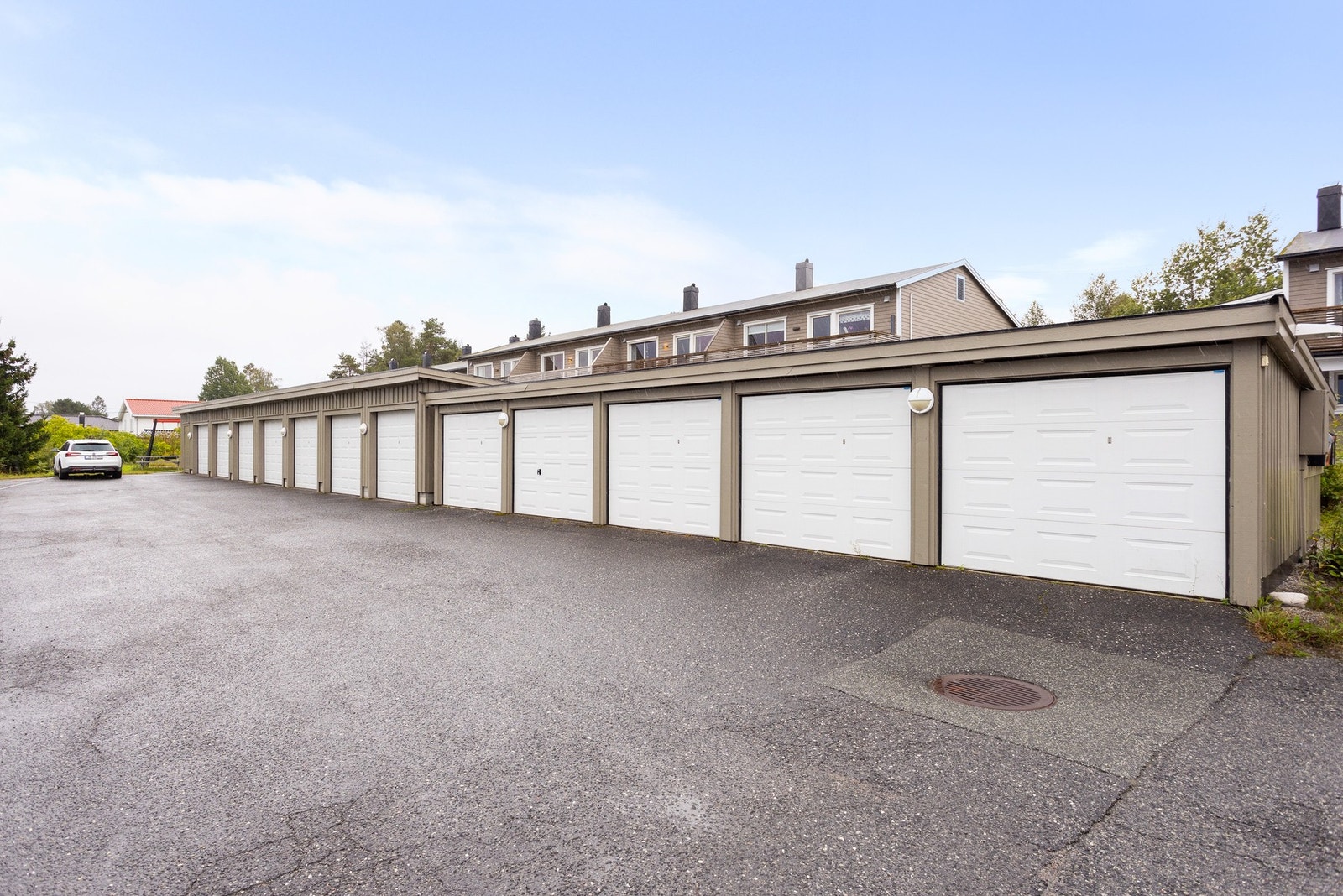 Det medfølger en garasjeplass i fellesanlegg. Galleribilde