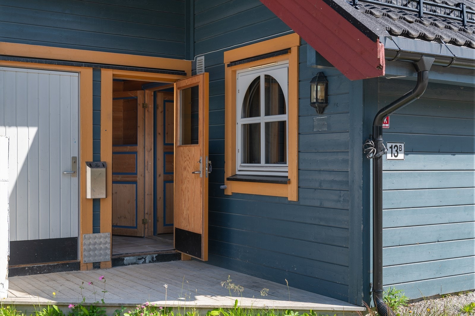 Inngangsparti. Galleribilde