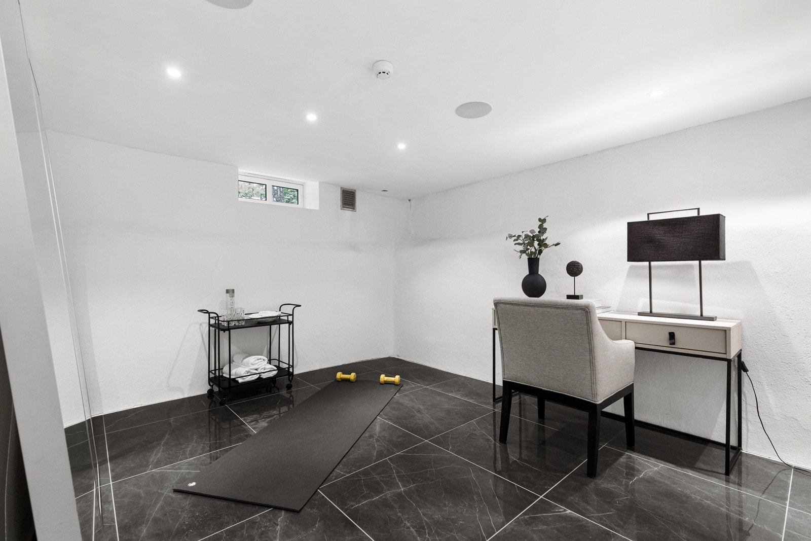 Innredet kontor/treningsrom (ikke godkjent for varig opphold) Galleribilde