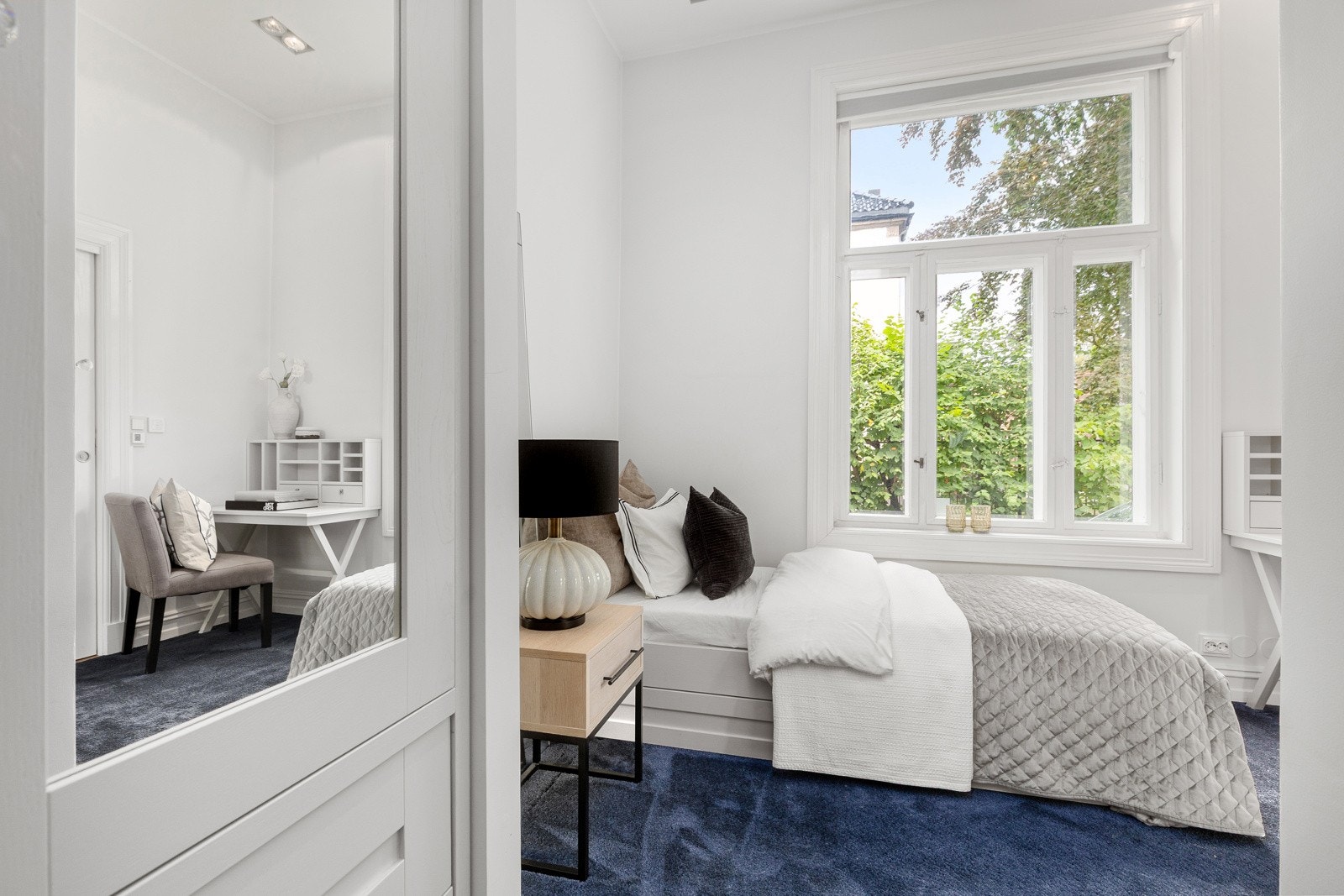 Godt med gardeobeskap Galleribilde