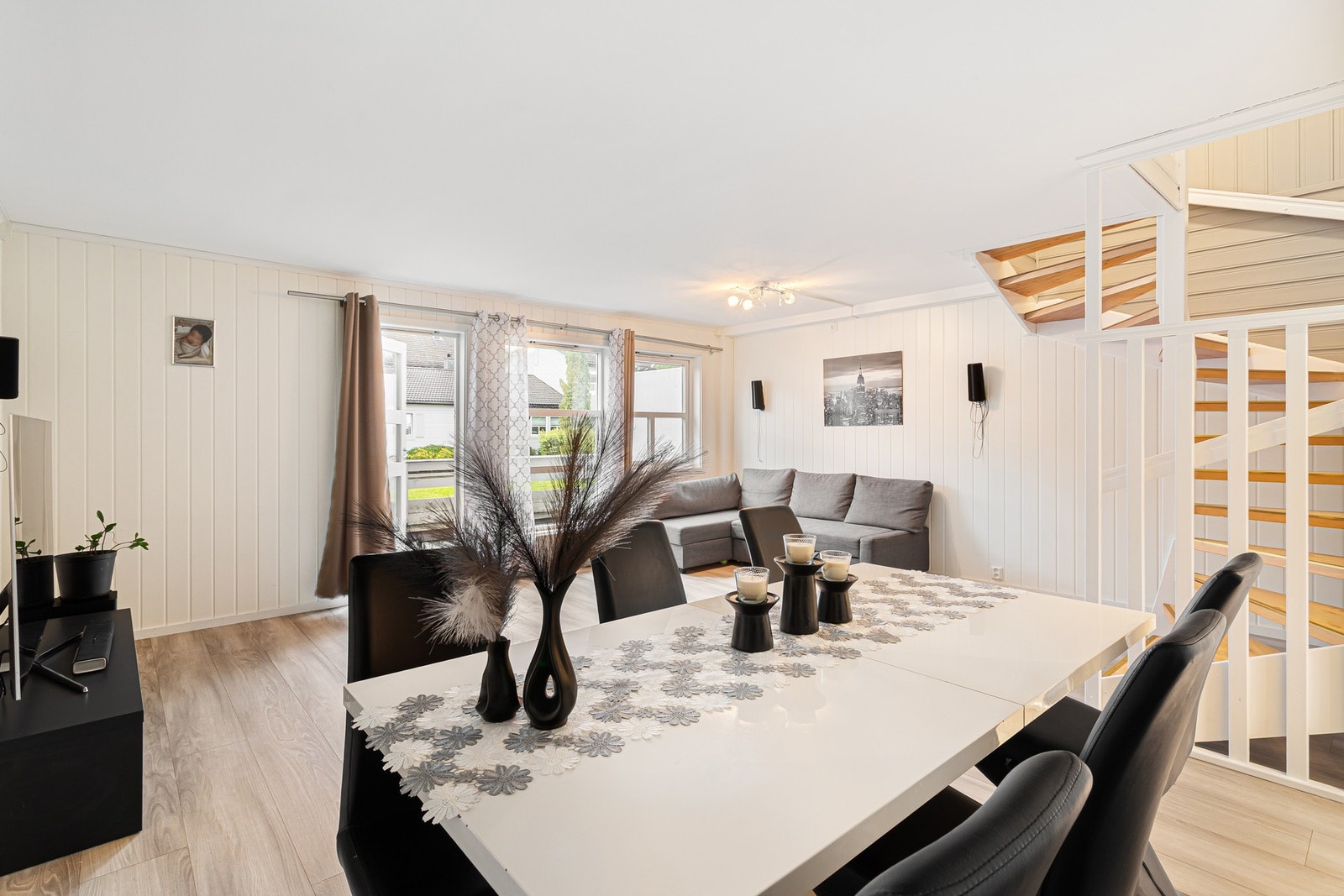 Leiligheten varmes opp via fjernvarme og elektrisitet. Galleribilde