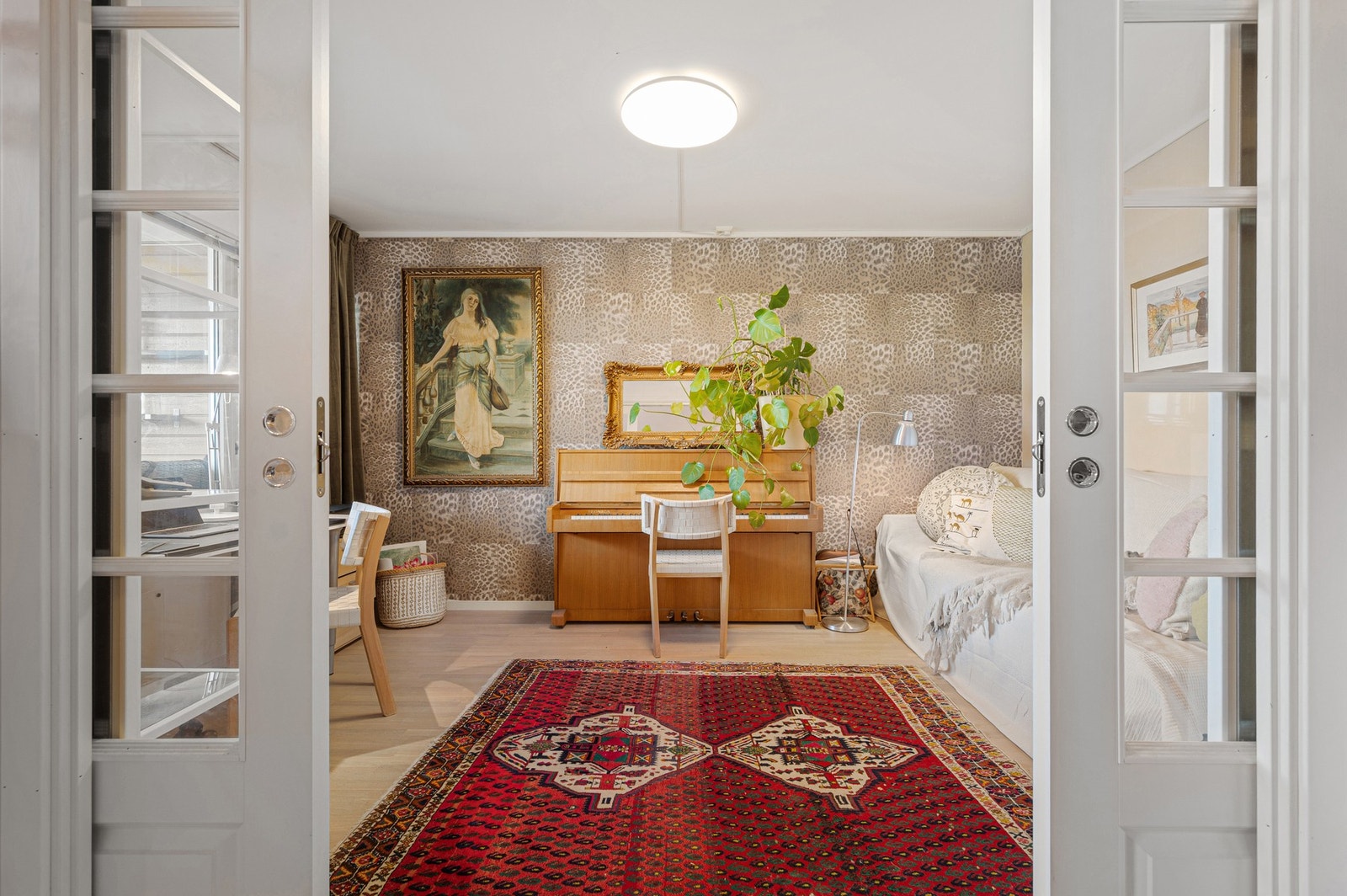 Den andre stuen er på 11,2 kvadratmeter og er enkel å innrede. Galleribilde