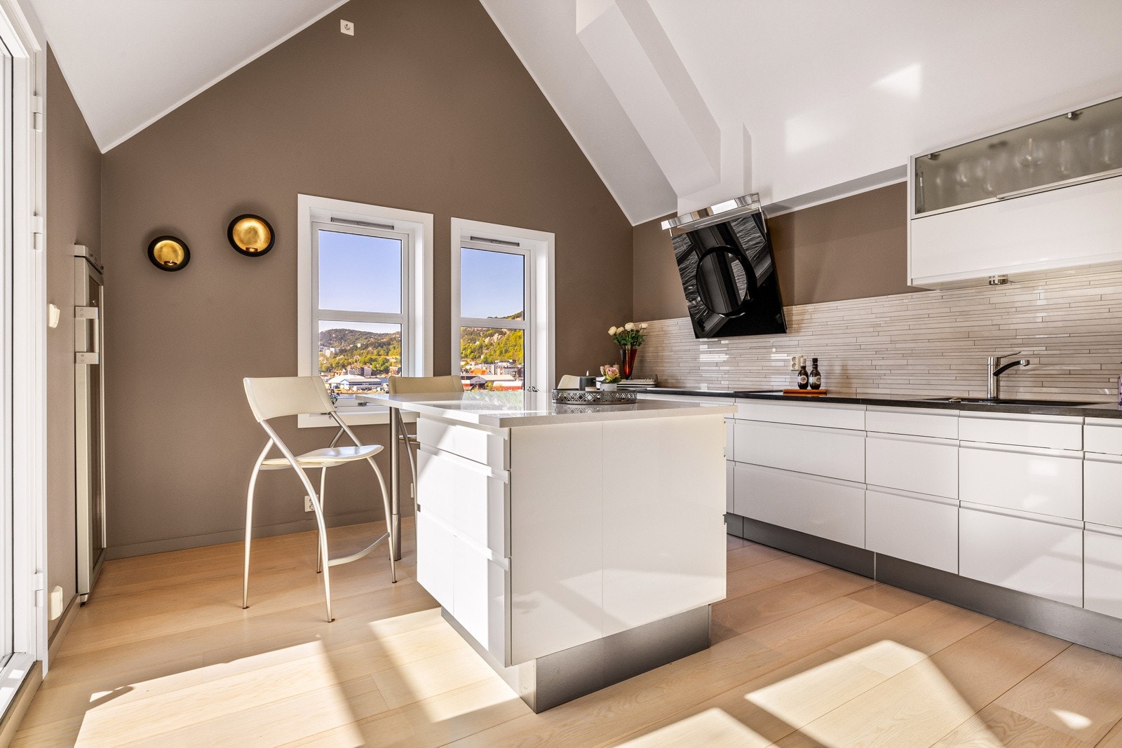 - Kjøkkenet fra HTH er delvis modernisert i 2020 -