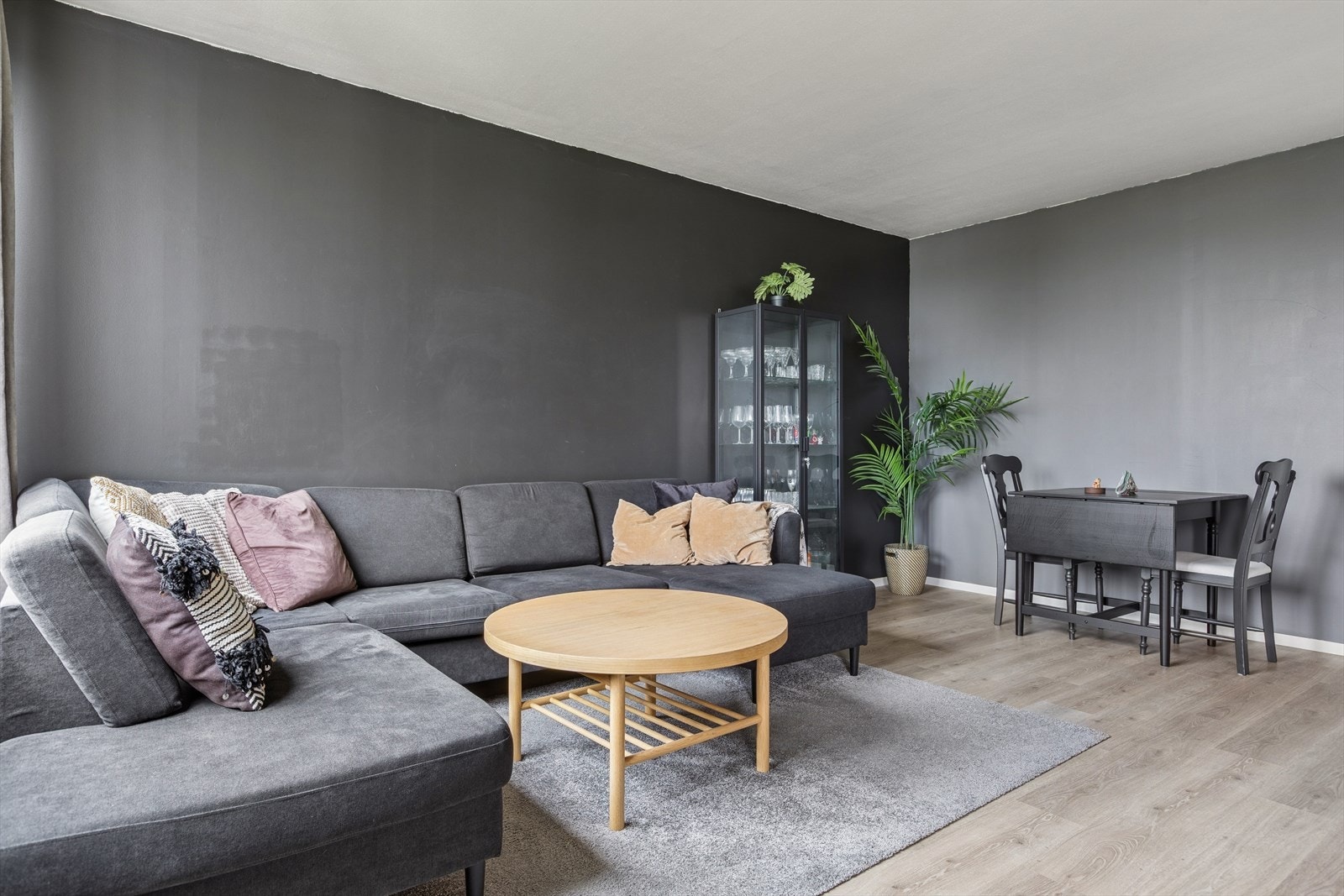 Stuen oppleves som boligens naturlige samlingspunkt. Galleribilde