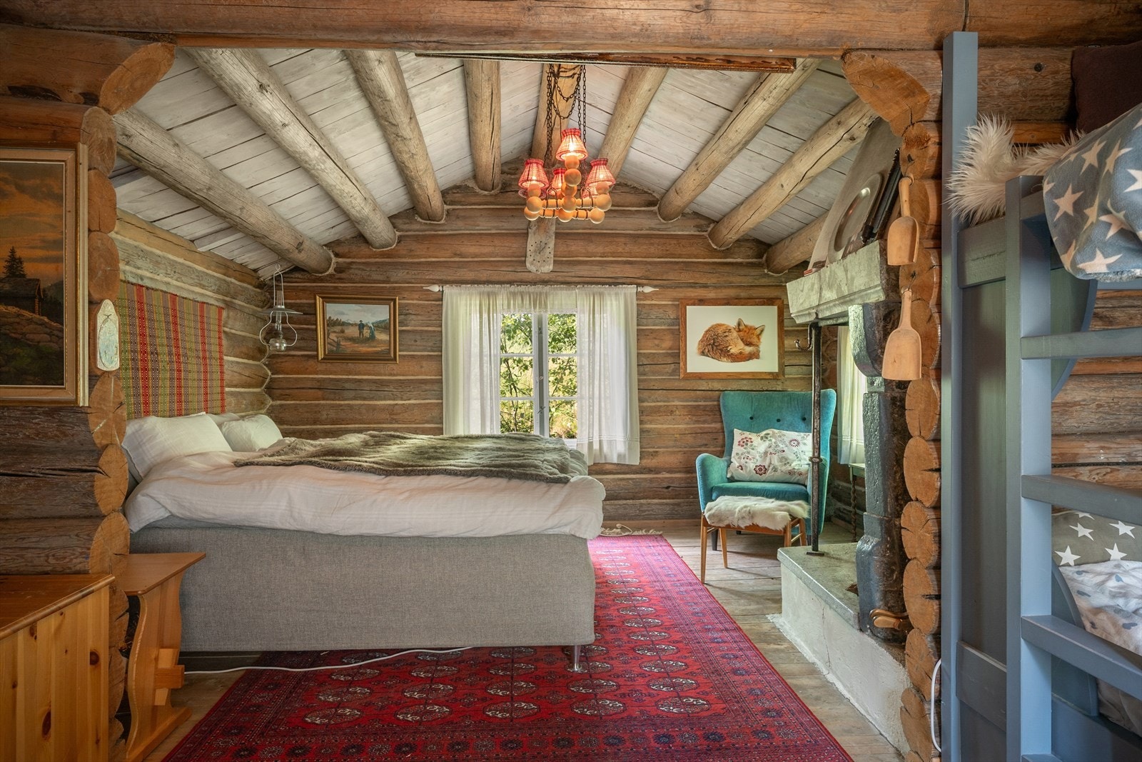 Det er to sammenhengende soverom i boligen uten dør imellom. Galleribilde