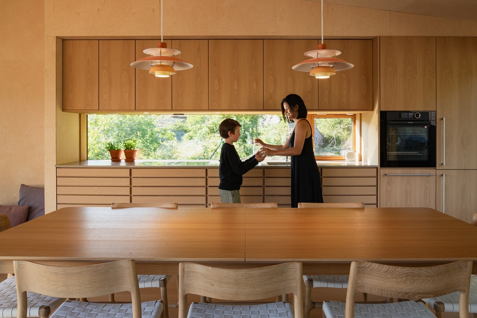 Et stilrent kjøkken fra Multiform med spennende detaljer og gode løsninger. Galleribilde