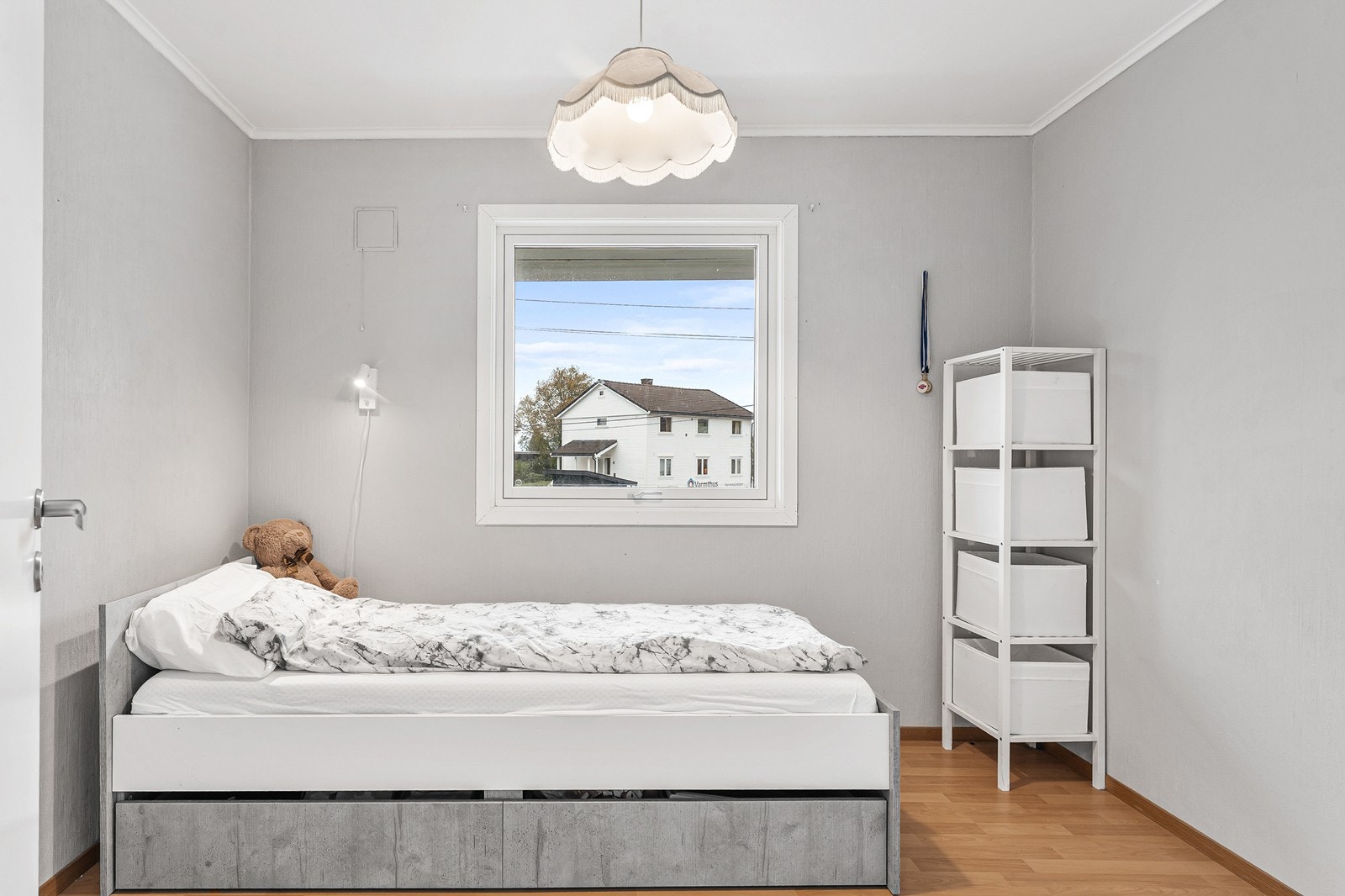 Det andre soverommet er noe mindre, med plass til seng - perfekt som barnerom, gjesterom eller hjemmekontor. Galleribilde