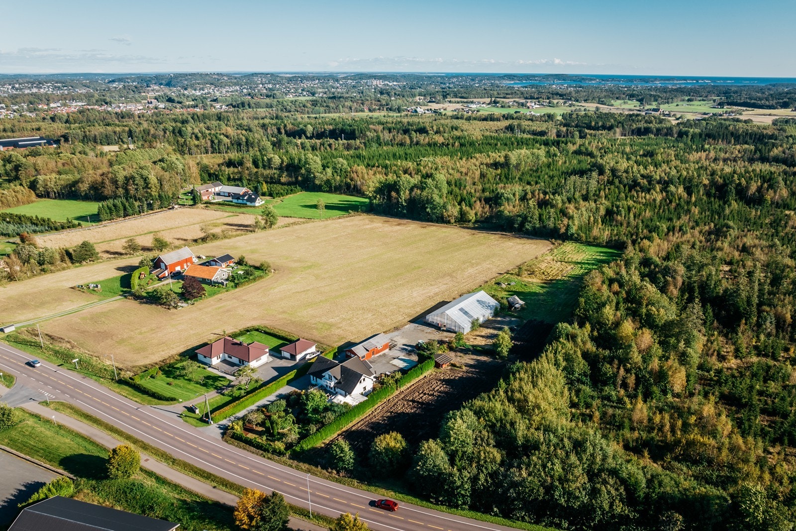 Drømmer du om et lite småbruk? Da er kanskje Raveien 33 det du ser etter? Galleribilde