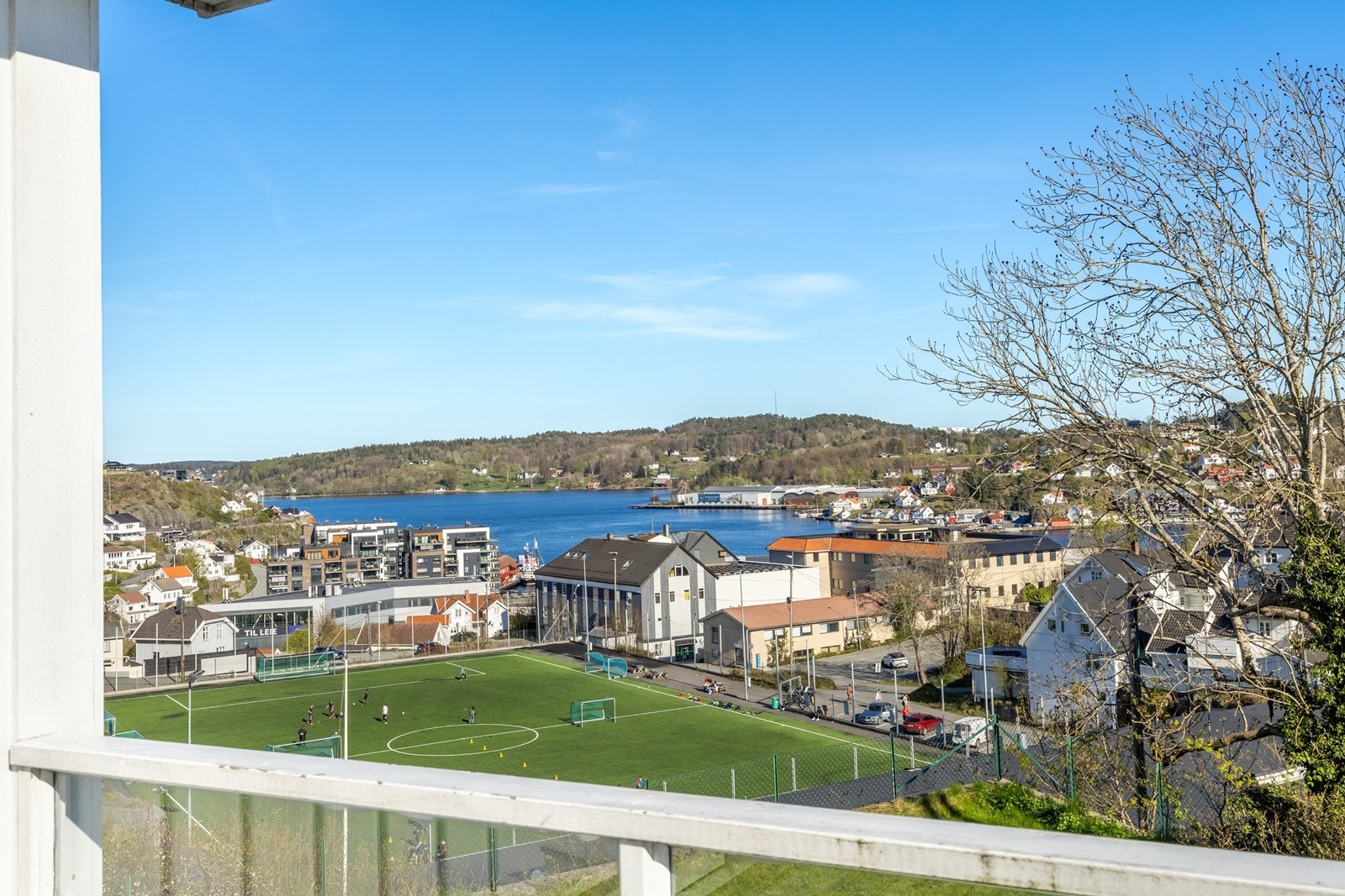 Utsikt til Tromøysund fra veranda i 2. etasje Galleribilde