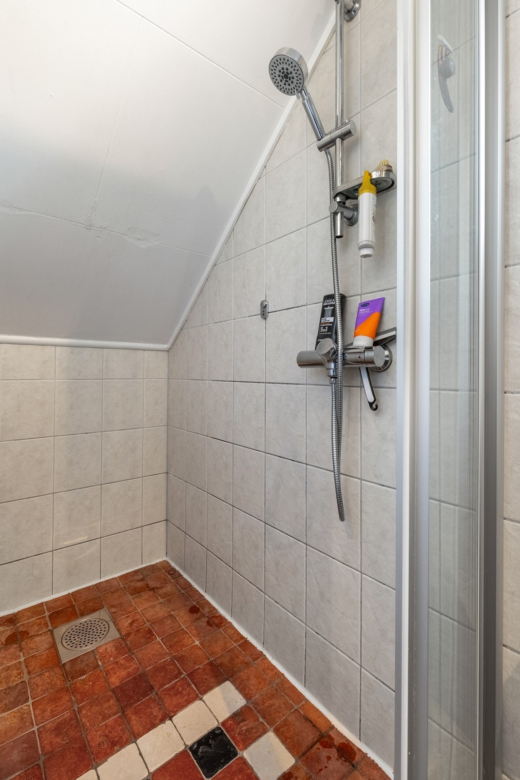 Dusj med tredelt skyvedør Galleribilde