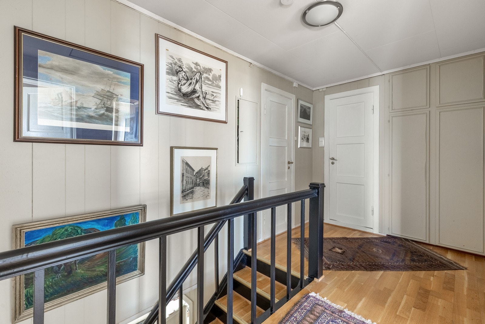 Trapp opp til 2. etasje. Stige trapp opp til loft. Galleribilde