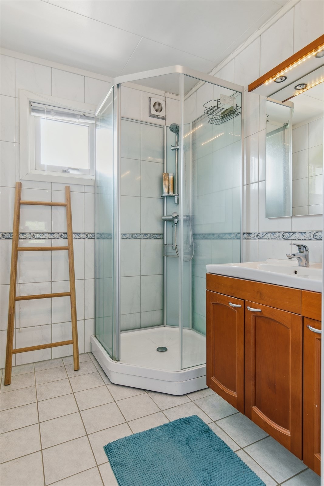 Nytt dusjkabinett er blitt satt inn i 2022. Galleribilde