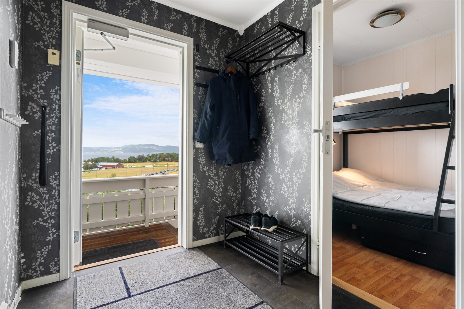 I forbindelse med entréen finner man et soverom på 4 kvm. Galleribilde