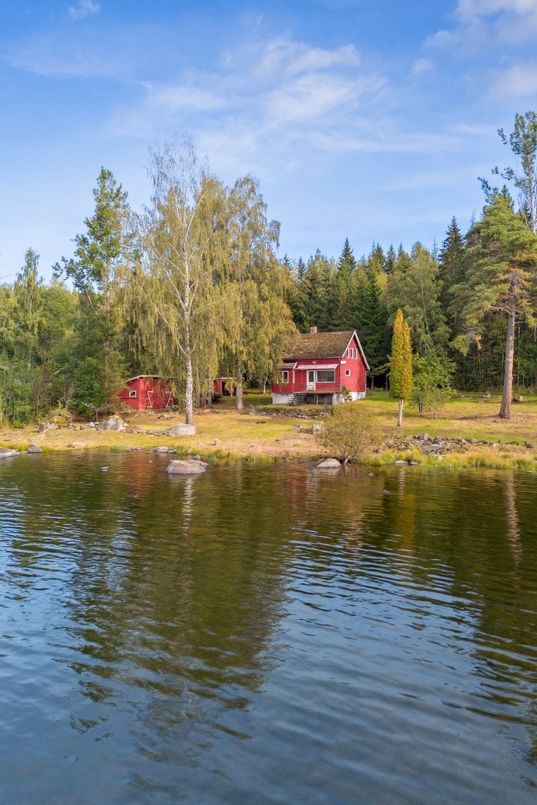 Vakker beliggenhet ved Bogvika, mellom Tangen og Espa. Galleribilde