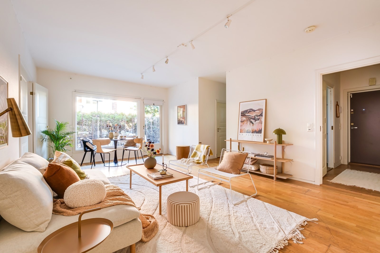 Store, gode rom, garasjeplass og trappefri adkomst Galleribilde